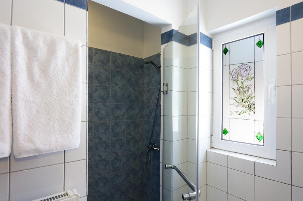 Eleonas Hotel Rovies Quarto foto