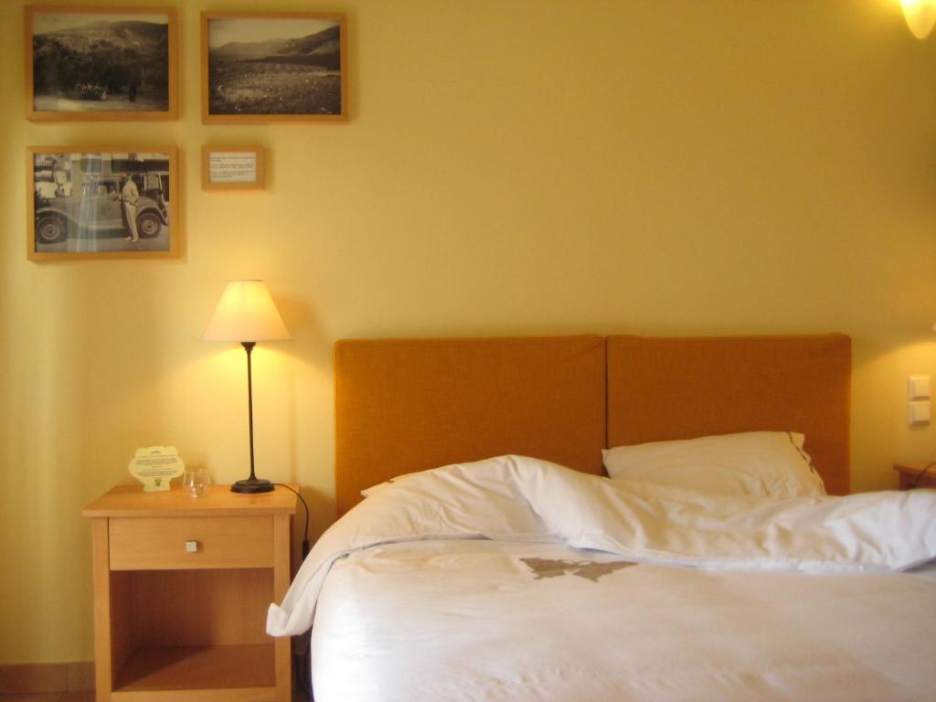 Eleonas Hotel Rovies Exterior foto